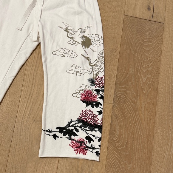 Lucky Brand White Women’s Cropped Pants with Pink & Black Floral Pattern size M - Picture 6 of 11